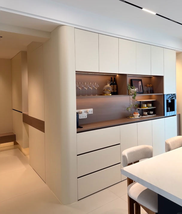Modern Cream